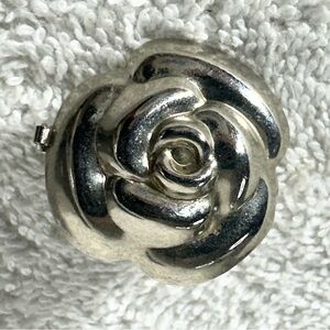 Vintage Silver Tone Rose Scarf Ring Clip